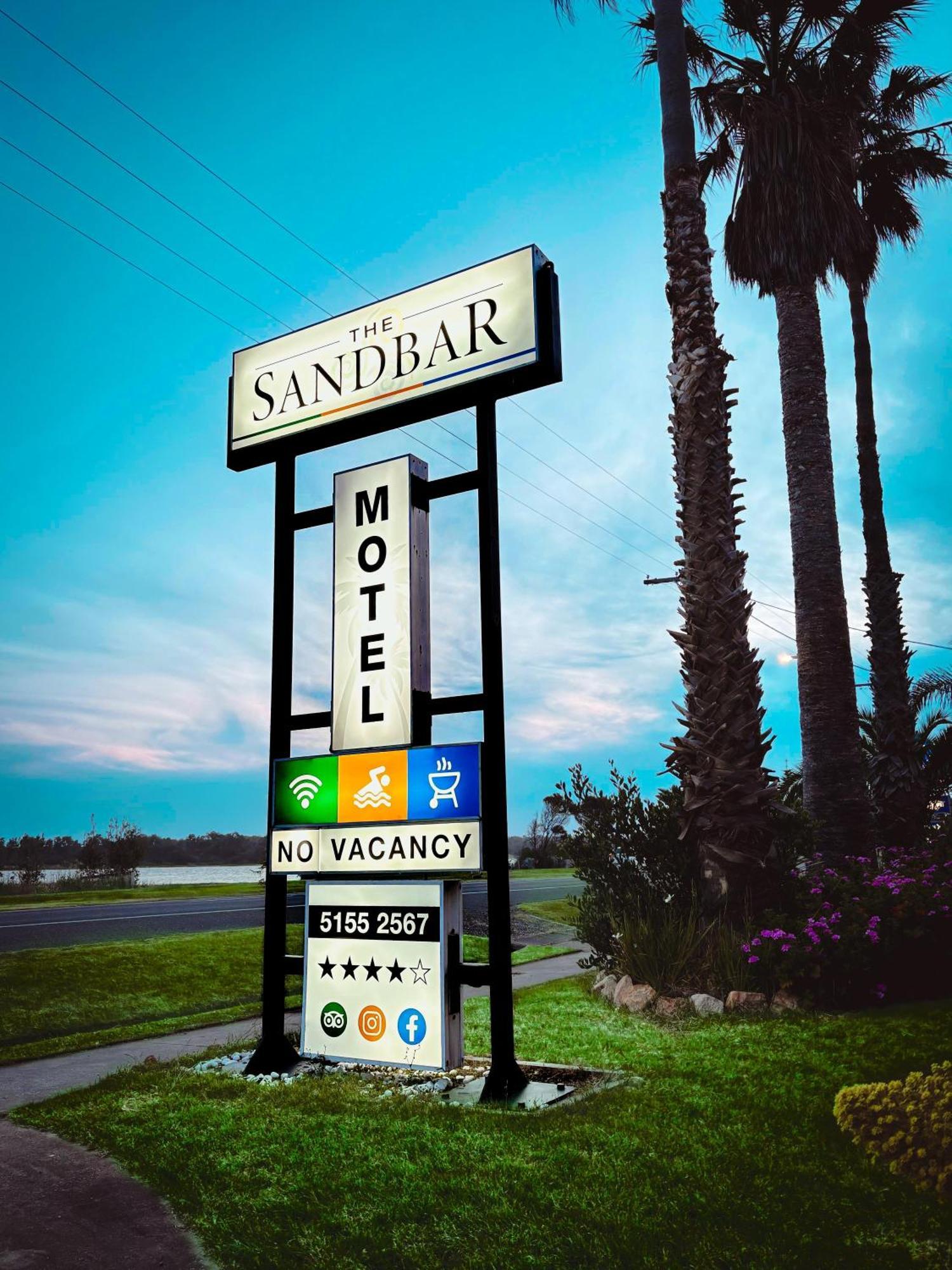 Sandbar Motel Лейкс-Ентранс Екстер'єр фото